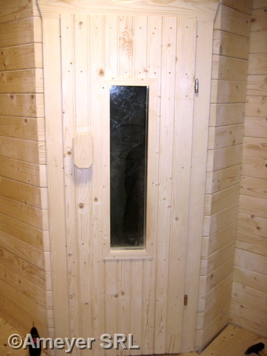 Sauna-Ecktuer